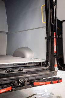 Retkeilyauto Renault Master