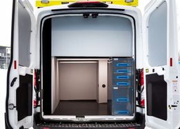Ford Transit maitkailuauto