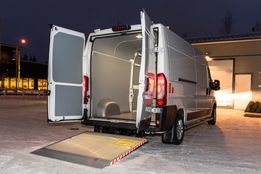 Citroen jumper ; vanerointi , perälautanostin , työvalot ,kylkiputket , lisäavalot 