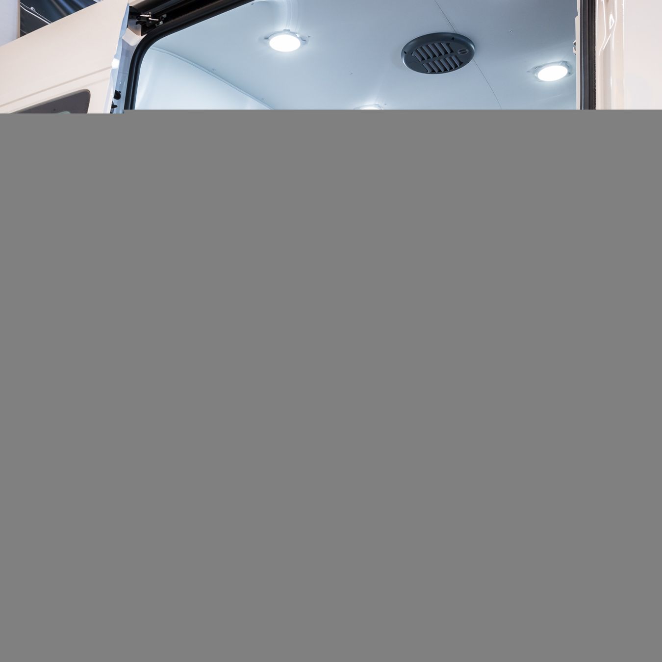 VW CRAFTER ELÄINLÄÄKÄRIAUTO 
